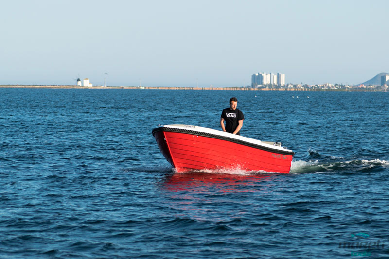 Bote de Paseo y Pesca - EO500